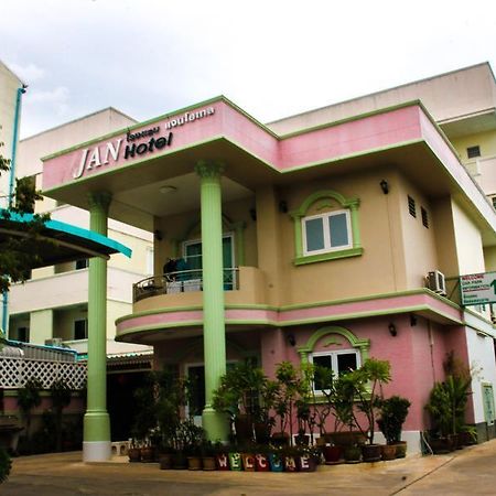 Jan Hotel Udon Thani Exterior foto